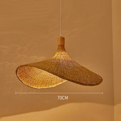 7. Asiatisk lampa av rotting