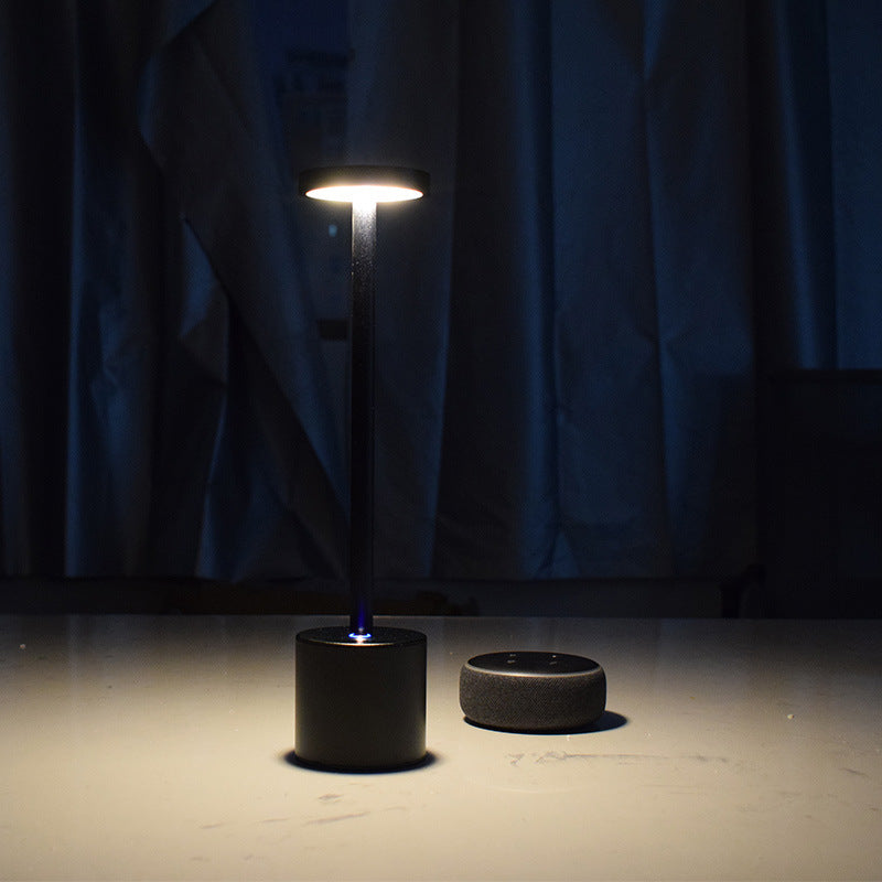 7. Laddbar bordslampa med LED ljus