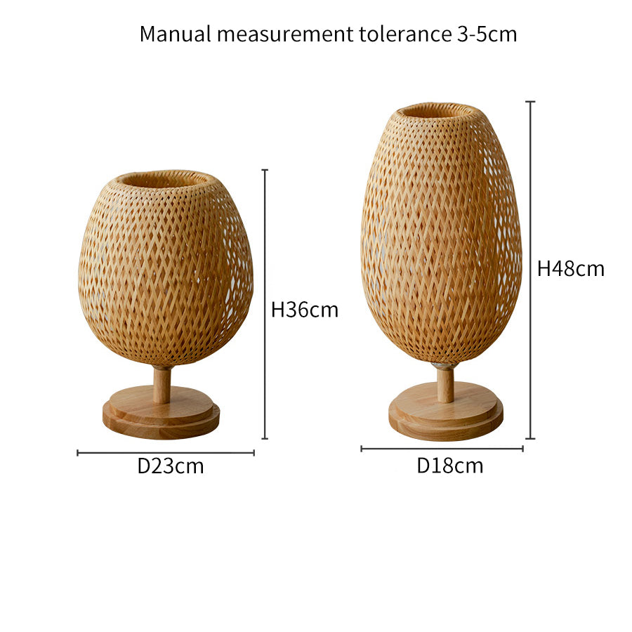 7. Bordslampa av flätad bambu