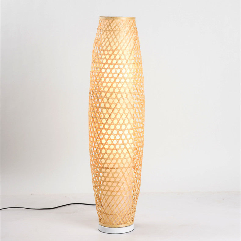 7. Golvlampa av bambu