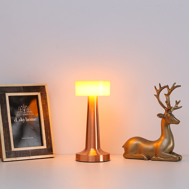 7. Dimbar bordslampa