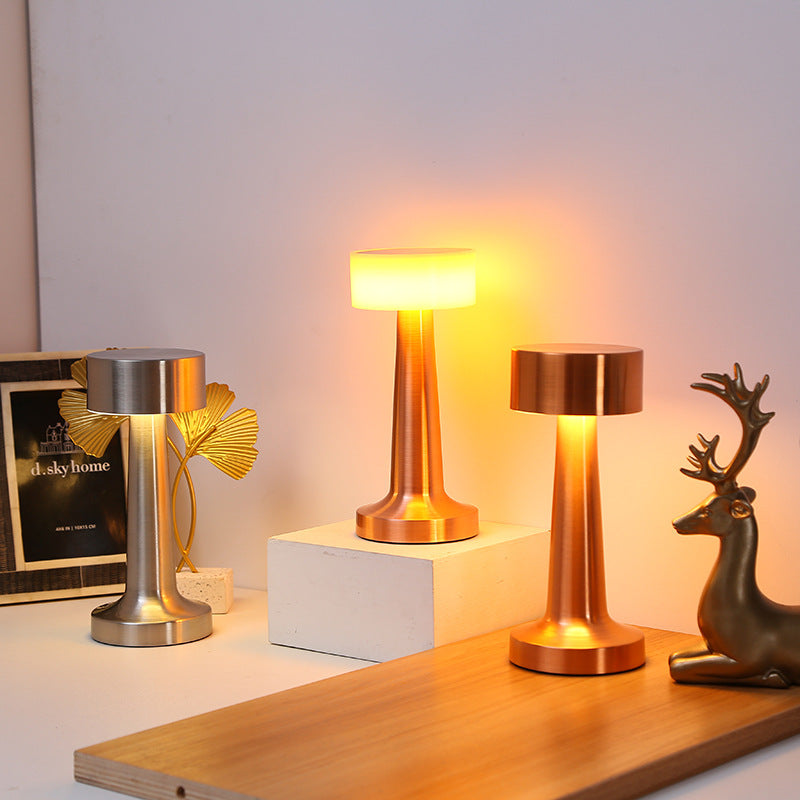 7. Dimbar bordslampa
