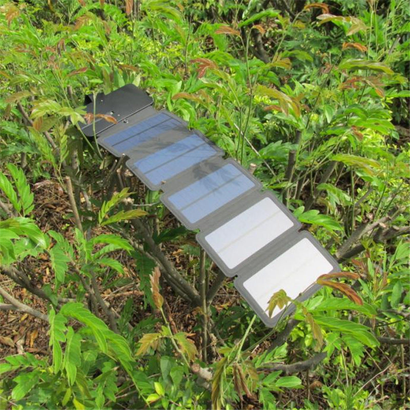 99. Smidig solpanel för USB laddning av mobiltelefon